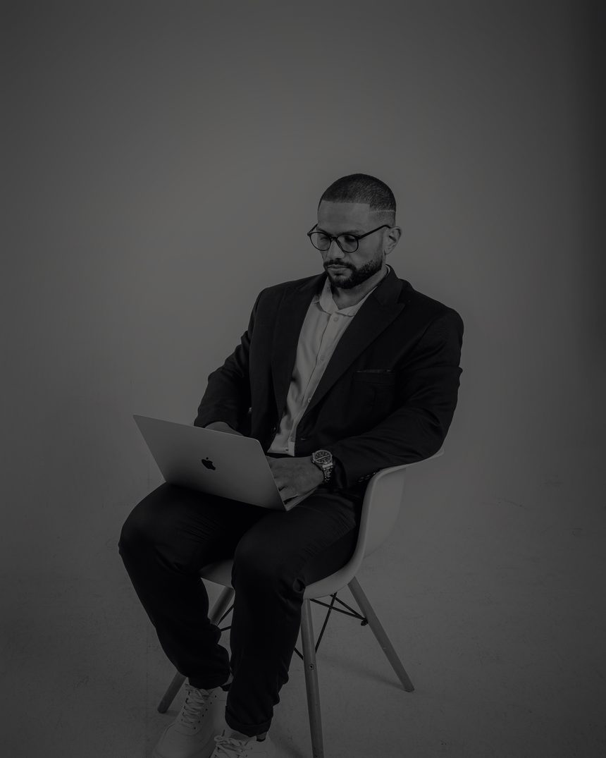 Matheus Rodrigues analisando um caso
